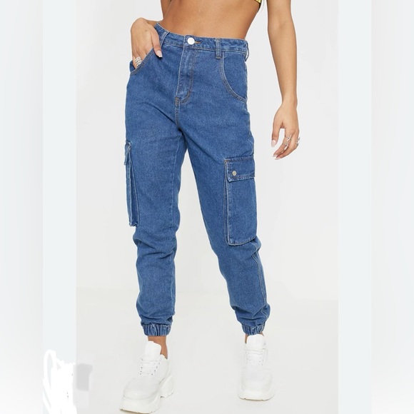 Pretty Little Thing Mid Wash Cargo Pocket Jeans - Picture 1 of 5